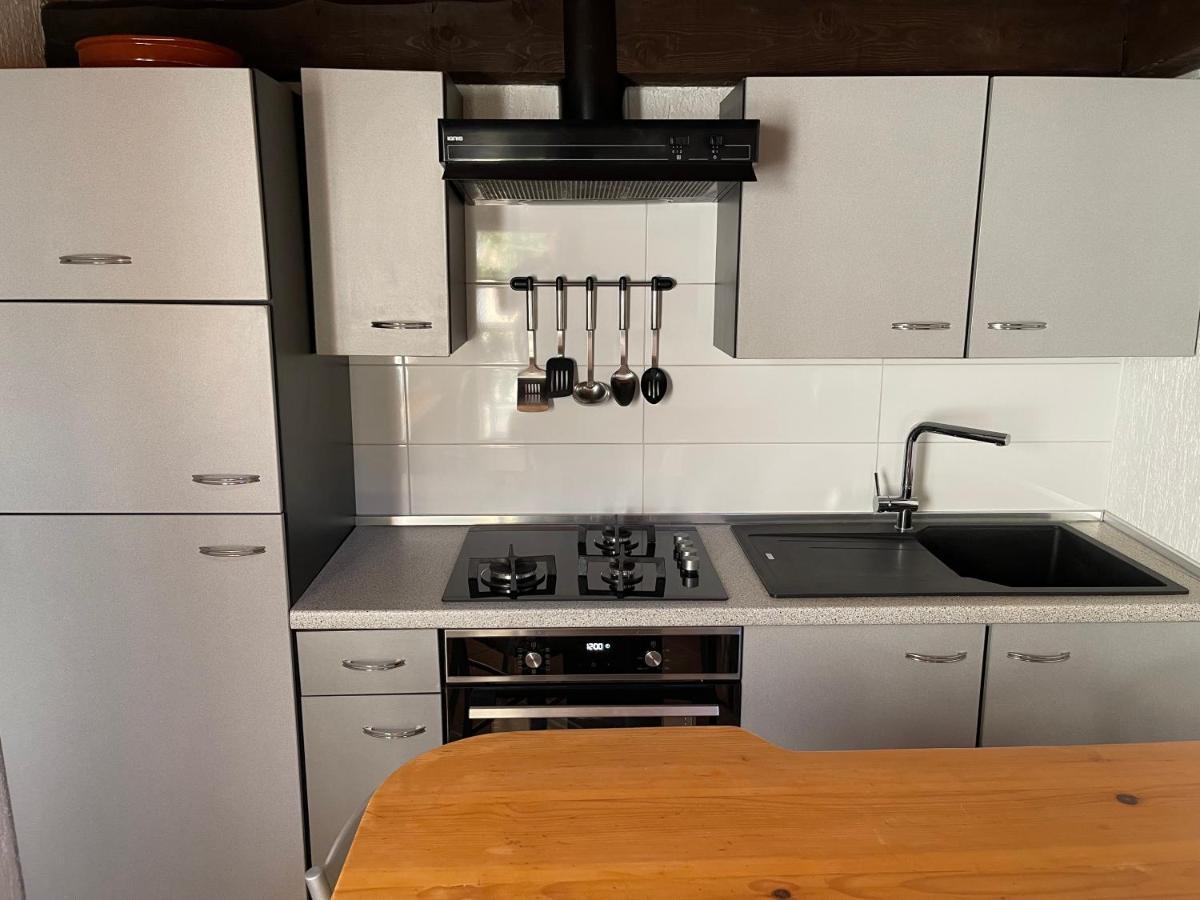 Apartments Smit Cres Bagian luar foto
