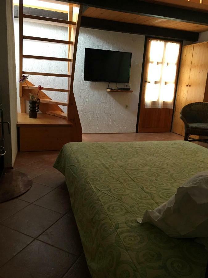 Apartments Smit Cres Bagian luar foto